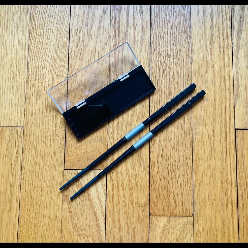 Eco friendly Foldable Chopsticks with case. Black.